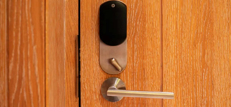 Automatic Locking Door Knob Las Flores