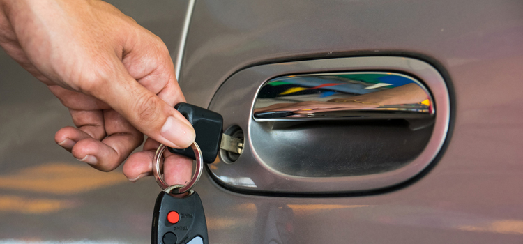 Car door lock repair in Las Flores